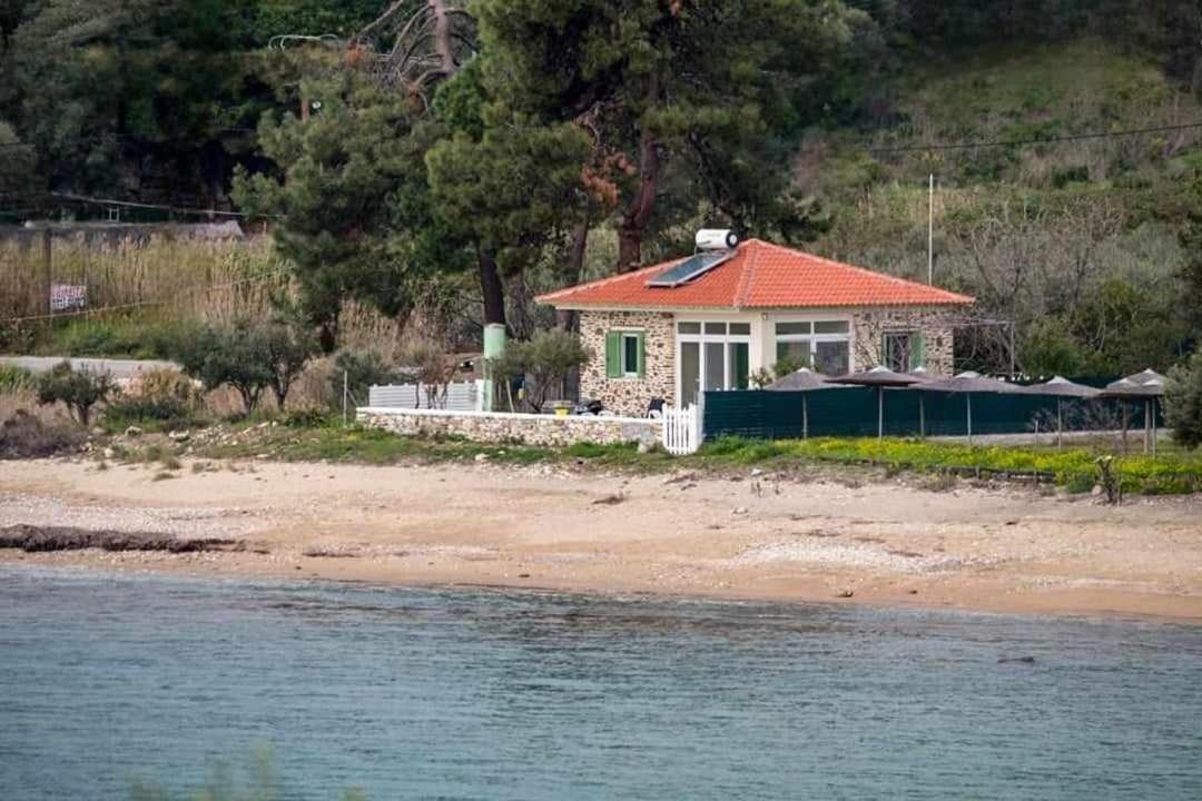 House Kokkalas On The Beach Пиргадикия Экстерьер фото